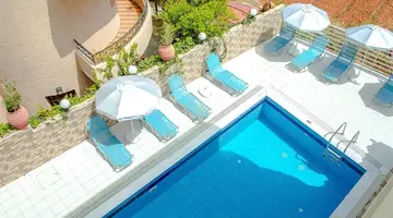 Cloud 9 Hotel