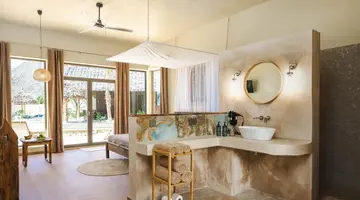 Clove Island Essence & SPA