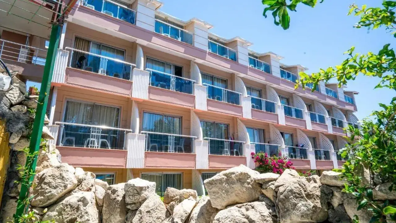 CLUB APERION BEACH HOTEL