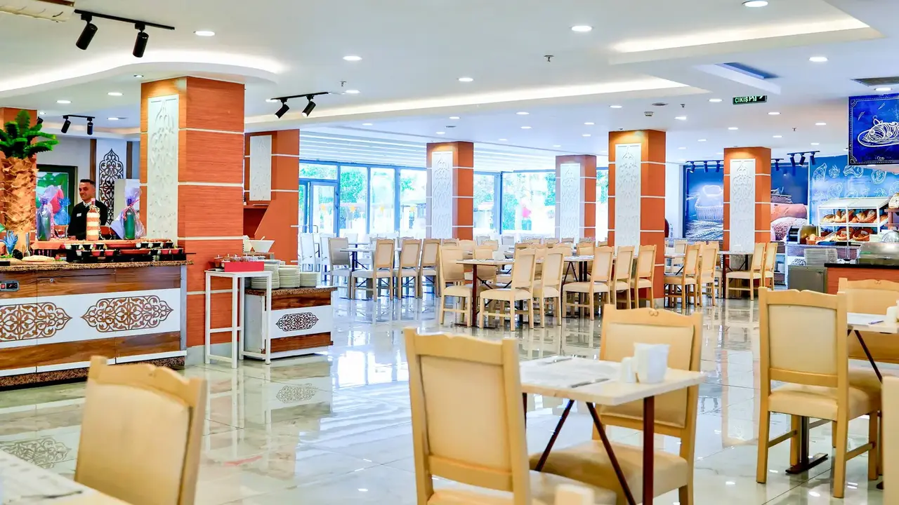 Club Aqua Plaza