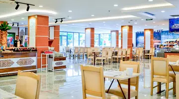Club Aqua Plaza