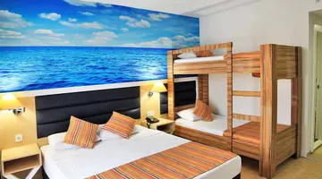 Club Aqua Plaza
