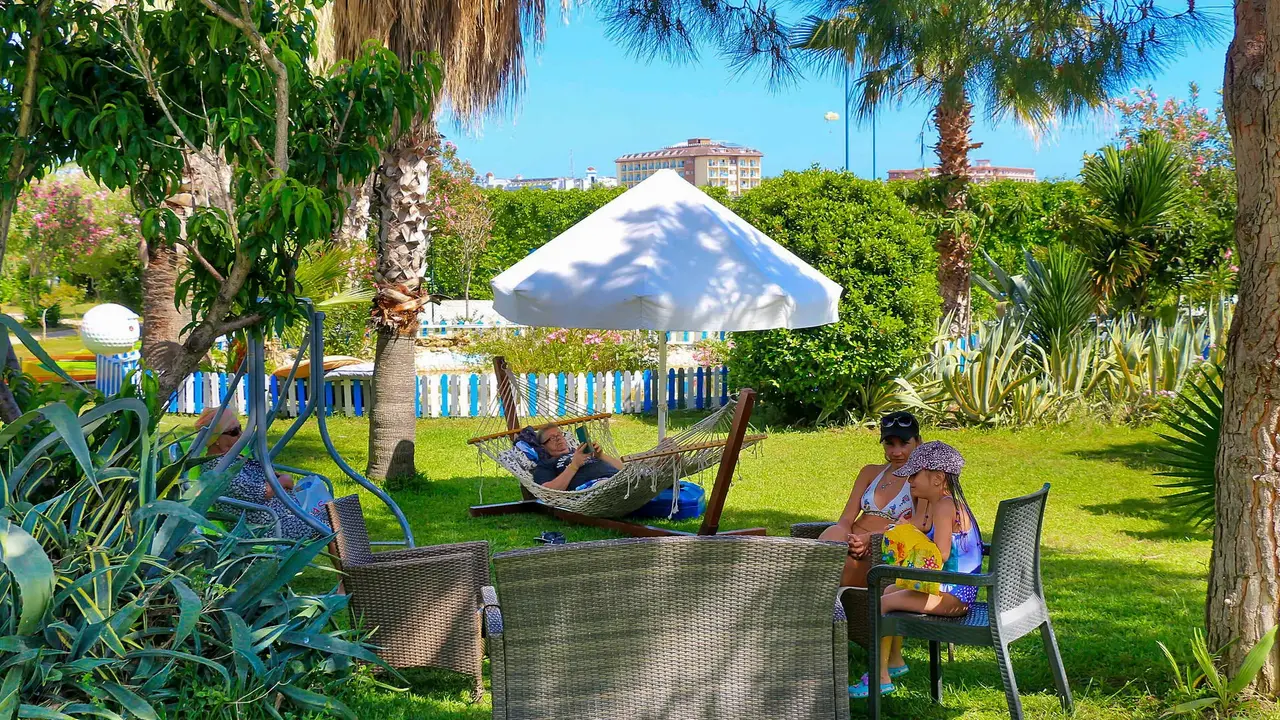 Club Aqua Plaza