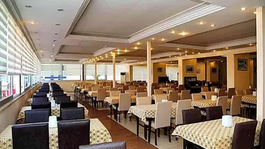 Club Bayar Beach Hotel