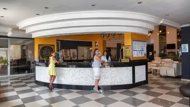 Club Bayar Beach Hotel