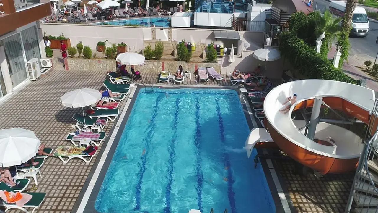 Club Bayar Beach Hotel