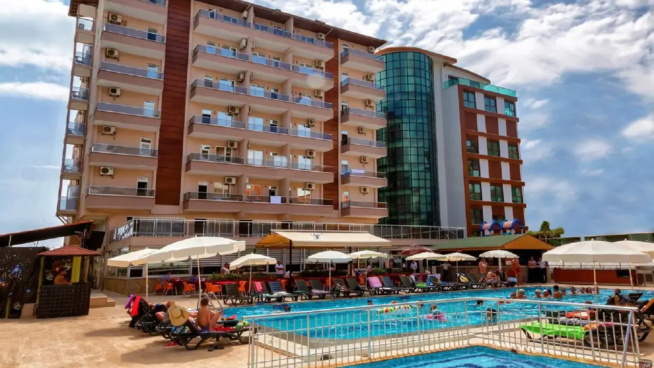 Club Bayar Beach Hotel