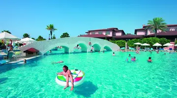 Club Grand Side