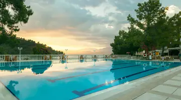 CLUB & HOTEL LETOONIA
