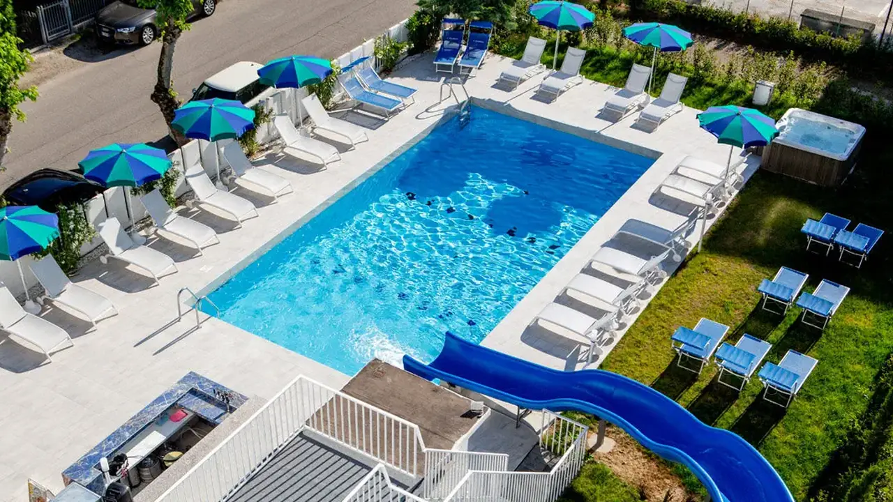 Club Hotel Residence