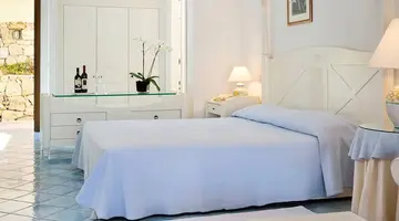 Club Hotel