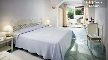 CLUB HOTEL