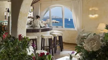 Club Hotel