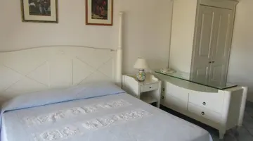 Club Hotel