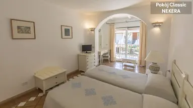 CLUB HOTEL