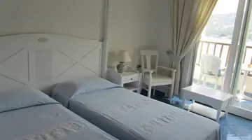 Club Hotel