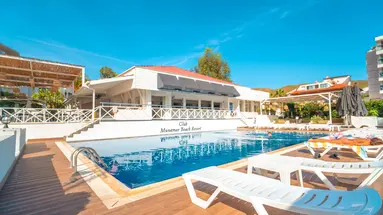 CLUB MUNAMAR BEACH RESORT