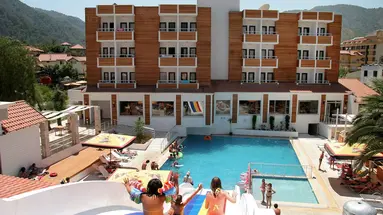 CLUB MUNAMAR BEACH RESORT