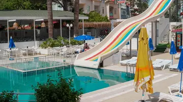 CLUB MUNAMAR BEACH RESORT
