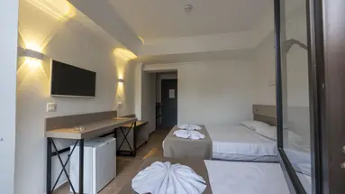 CLUB MUNAMAR BEACH RESORT