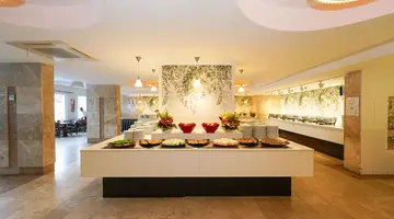 CLUB MUNAMAR BEACH RESORT