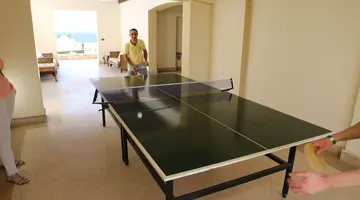 CLUB REEF HOTEL