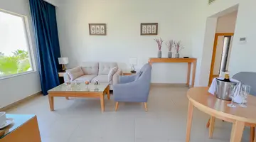CLUB REEF HOTEL