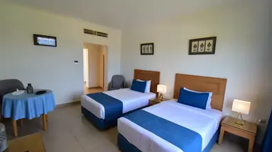 CLUB REEF HOTEL