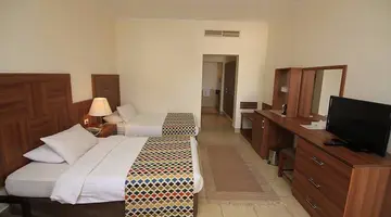 CLUB REEF HOTEL