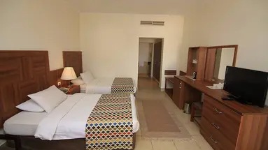 CLUB REEF HOTEL