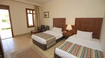 CLUB REEF HOTEL