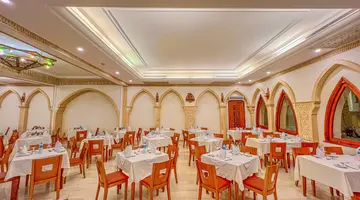 CLUB REEF HOTEL