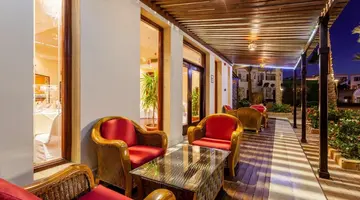CLUB REEF HOTEL