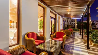 CLUB REEF HOTEL
