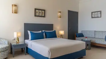 CLUB REEF HOTEL