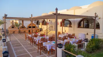 CLUB REEF HOTEL