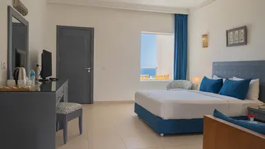 CLUB REEF HOTEL