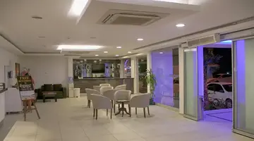 CLUB SHARK HOTEL