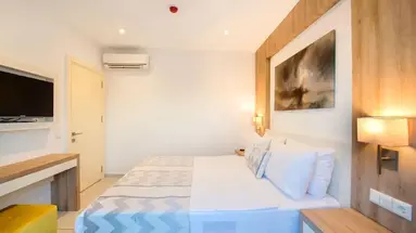 CLUB SHARK HOTEL