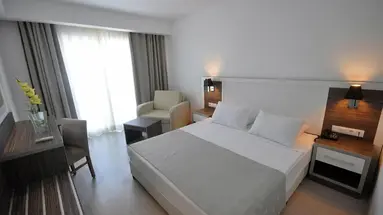 CLUB SHARK HOTEL