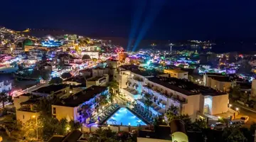 CLUB SHARK HOTEL