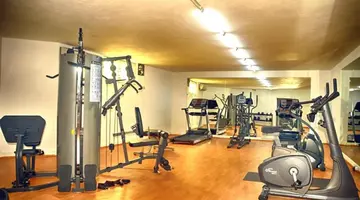 CLUB SHARK HOTEL