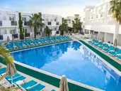CLUB SHARK HOTEL