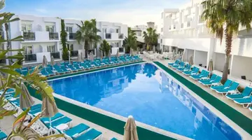 CLUB SHARK HOTEL