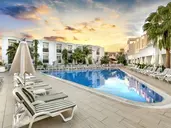 Club Shark Hotel