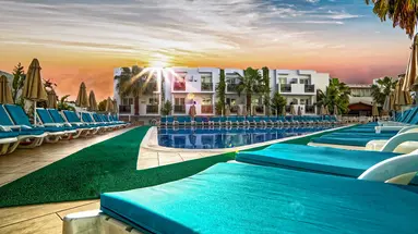 Club Shark Hotel