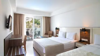 CLUB SHARK HOTEL