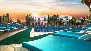 CLUB SHARK HOTEL