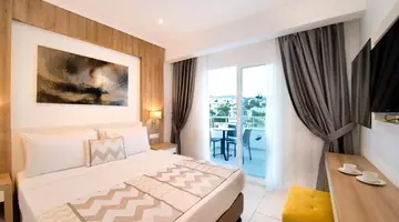 CLUB SHARK HOTEL