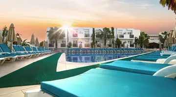 Club Shark Hotel